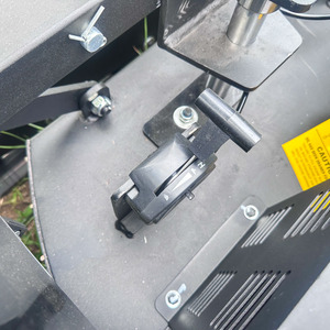 Tondeuse à gazon robotisée à chenilles en caoutchouc, télécommandée, moteur quatre temps haute puissance, sans crainte de glisser sur les pentes - Product Image 4
