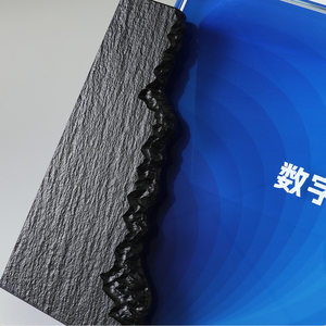 उपलब्धियों को मान्यता देने के लिए कस्टम उत्कीर्ण पर्यावरण के अनुकूल क्रिस्टल त्रिकोण कदम ट्रॉफी पुरस्कार - Product Image 6