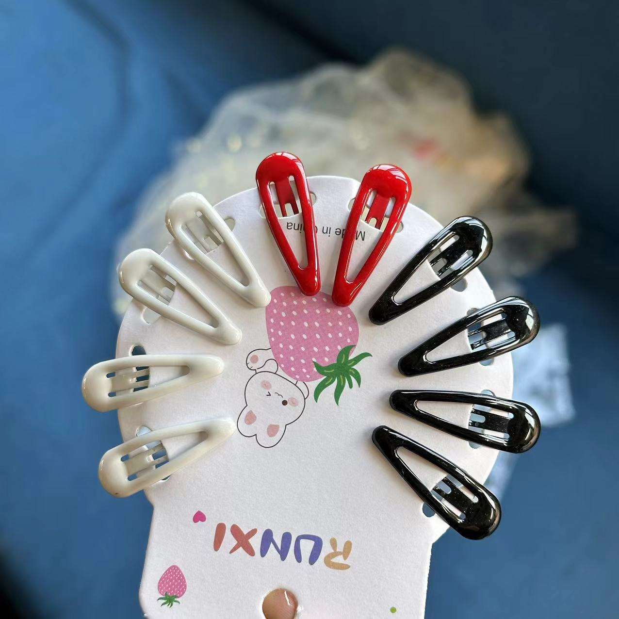 3cm goutte d'eau noir et blanc rouge