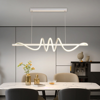 Prix d'usine Lustre de décoration de table à manger d'hôtel à suspension linéaire en forme de vague en aluminium blanc