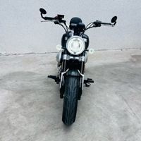 Moto d'occasion Jazz Jet 250, moteur bicylindre en V de 250 cm³, modèle 2024, 5 000 km de kilométrage, tableau de bord LCD, vitesse maximale >80 km/h, fabriquée en Chine