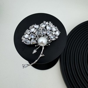 เข็มกลัดหรูหราทรงดอกแดนดิไลออนประดับพลอยแดงคอรันดัมคุณภาพสูง พร้อมไข่มุกน้ำจืดสุดหรู เหมาะสำหรับตกแต่งเสื้อโค้ท - Product Image 1