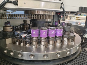 Boîte d'armoire électrique CNC tourelle poinçonneuse persienne gaufrage trou poinçonneuse - Product Image 2