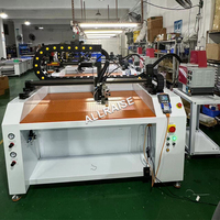 Machine automatique de remplissage de colle thermofusible, machine de pulvérisation de colle thermofusible avec pistolet pour l'injection de batterie, carton