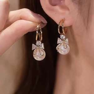 Nouveau design coréen boucles d'oreilles à la mode arc diamant strass doux Imitation perle goutte cerceau poste pour dames - Product Image 3