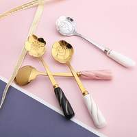 Belle poignée en céramique dessert thé petite cuillère en acier inoxydable fleur de cerisier rose fleur forme cuillère à café