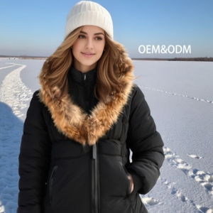取り外し可能なフード付きの茶色のアライグマの毛皮の襟が付いた無地の女性のダックコートパーカージャケット