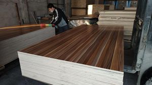 Vente flash Contreplaqué mélaminé 18 mm, feuille de contreplaqué 4x8, panneau de contreplaqué mélaminé 18 mm - Product Image 2