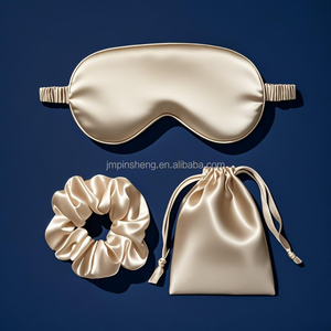 <span class=keywords><strong>LUMI</strong></span> Ensemble Masque de Nuit en Soie Imprimée 3-en-1 avec Sac à Cordon et Chouchou en Satin, Accessoire de Sommeil et de Bain, Taille Unique - Product Image 1
