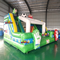 Château gonflable de football avec double toboggan, structure gonflable commerciale en PVC pour location, événements et fêtes d'enfants