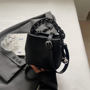 Sac de plage vintage en PVC pour femme, forme selle, avec fermeture éclair en cristal, doublure en cachemire, sangle de taille, 3L+ - Product Image 1