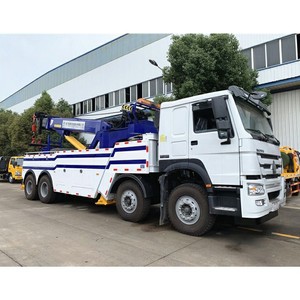 Camión Grúa Sino HOWO 8X4 de Servicio Pesado, 30-50 Toneladas, con Pluma Giratoria de 360 Grados - Product Image 1