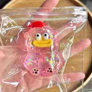 ตุ๊กตาหมีคริสต์มาสปากกว้าง 7 ซม. ทำจากวัสดุ TPR บีบเล่นได้ พกพาสะดวก ช่วยคลายเครียด ของขวัญสำหรับเด็กและผู้ใหญ่ สร้างอารมณ์ดี - Product Image 3