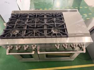 Estufa de gas profesional de 48 pulgadas con 6 quemadores, freidora de aire y plancha, en acero inoxidable y panel inclinable. - Product Image 2