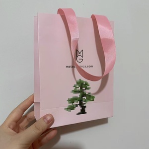 Hồng phấn hồng tùy chỉnh vàng dập nổi logo nâng 3D với ruy băng nơ quà tặng bao bì túi giấy - Product Image 5