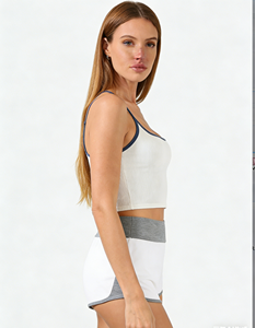 Conjunto de 3 piezas: Top corto acanalado con cuello halter + pantalones cortos transpirables con cintura elástica de poliéster (Negro/Blanco/Naranja) - Product Image 4