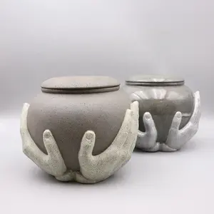 Urnas de recuerdo personalizadas para adultos y bebés, venta al por mayor, urna de ceniza de mano de cerámica de cremación humana única