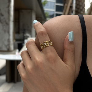 Anillo Abierto de Flor en Acero Inoxidable Chapado en Oro de 18K con Circonita Blanca Brillante, Ajustable, para Mujer, Joyería Floral J&D - Product Image 2