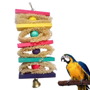 Giocattoli per Pappagalli in Luffa Naturale e Legno Resistente, Colorati Giochi da Masticare per Uccelli, Altalena per Pappagalli e Macaw - Product Image 1