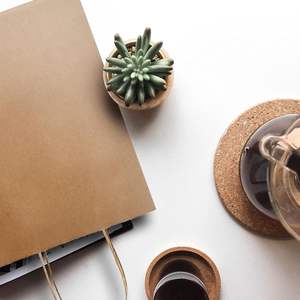 Bolsas de Papel Kraft Blancas con Asas, Impresas con Logotipo Ecológico - Product Image 5