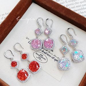Pendientes rojos chinos de corte Rosa milenario para mujer, Nueva joyería de moda de gota de gradiente largo cuadrado de diamante rosa brillante octogonal - Product Image 1