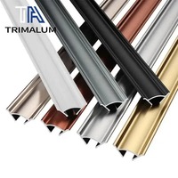 Profilé triangulaire concave avec canal pour câbles - Moulure en alliage d'aluminium à joint dissimulé pour les coins de fenêtres et de plafonds