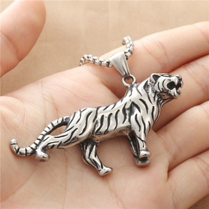 Yunnique – collier avec pendentif tigre en acier inoxydable pour hommes, bijoux rétro en forme d'animal géométrique, à la mode, 19099 - Product Image 3