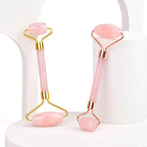 Masseur Facial Super <span class=keywords><strong>Pas</strong></span> <span class=keywords><strong>Cher</strong></span> Quartz Rose Gua Sha Set Rouleau de Jade Rose pour Outil de <span class=keywords><strong>Massage</strong></span> Rouleau de Cou Personnalisable - Product Image 5