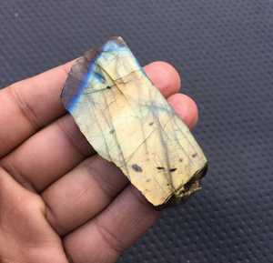 Venta al por mayor de piedras preciosas de labradorita natural sin tratar, espécimen de cristal mineral en bruto para decoración de jardín, colección de piedras preciosas sueltas - Product Image 4