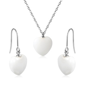 Ensemble de bijoux en pierre naturelle en forme de cœur pour femmes, en acier inoxydable plaqué or, à porter au quotidien - Product Image 3