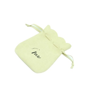 Bolsa de Joyería de Microfibra Beige con Cordón y Diseño y Logotipo Personalizados - Product Image 3