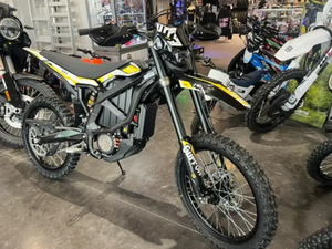 Motocicleta Eléctrica de Largo Alcance Surron Ultra Bee, Batería de 74V 55Ah, 62 Millas de Autonomía, Enduro, Alto Torque - Product Image 3