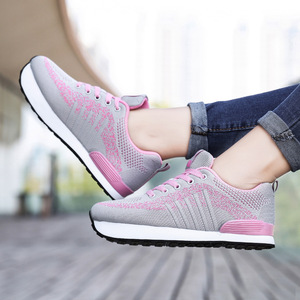 Chaussures de sport respirantes antidérapantes à lacets pour hommes et femmes, avec empeigne en mesh, doublure en coton, pour toutes les saisons, légères et amortissantes - Product Image 1