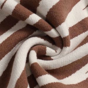 Suéter de Punto Personalizable con Patrón Jacquard Bordado, Cuello Alto, Informal, de Invierno, para Mujer - Product Image 5