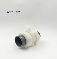 Katup Bola Air Manual UPVC COKVER COKVE Ukuran DN15 DN150 dengan Segel PTFE Sambungan Berulir Tahan Suhu Tinggi