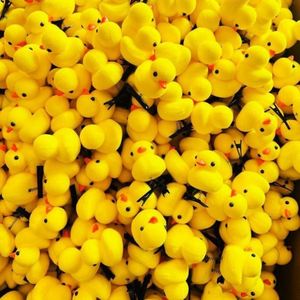 Mignonne et adorable pince à cheveux en peluche canard jaune 3D pour enfants, accessoires de cheveux unisexes de dessin animé, vente en gros - Product Image 1