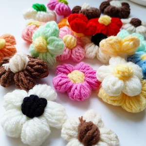 ดอกพลัมถักไหมพรมขนาดเล็กสำหรับตกแต่งโต๊ะกลางแบบเรียบง่ายสำหรับห้องน้ำบ้านห้องครัว HZO-24144 - Product Image 1