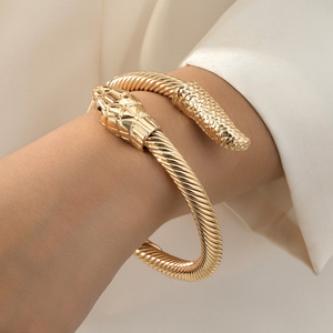 Pulseras con forma <span class=keywords><strong>de</strong></span> <span class=keywords><strong>serpiente</strong></span> exagerada para mujer, brazalete <span class=keywords><strong>de</strong></span> <span class=keywords><strong>serpiente</strong></span> <span class=keywords><strong>cascabel</strong></span> <span class=keywords><strong>de</strong></span> moda para fiesta, joyería femenina - Product Image 1