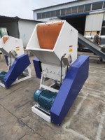 Máquina trituradora de residuos de plástico multifuncional con componentes de núcleo de bomba de engranajes de caja de cambios para trituración de plástico ahora disponible para la venta