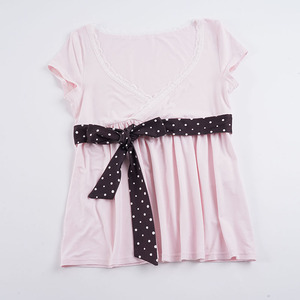 Top de manga corta con cuello en V y encaje rosa para mujer, con cinturón de lunares, estilo dulce y femenino, corte en A, para atuendos casuales y de cita. - Product Image 6