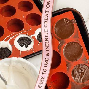Moldes Redondos de Silicona de 12 Cavidades, <span class=keywords><strong>Molde</strong></span> <span class=keywords><strong>para</strong></span> Galletas Cubiertas de Chocolate, Compatible con Oreos, Dulces, Jabón, Pudín, Pastel, Brownie - Product Image 6
