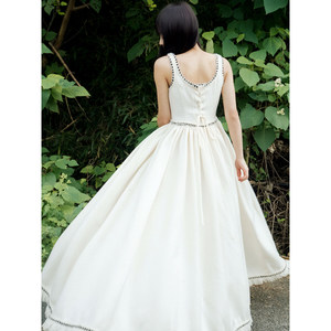 Vestido de Princesa Xiaoxiangfeng con Tirantes Finos y Borlas, Blanco, Cintura Ajustada y Estilizada, Elegante Vestido de Fiesta Estilo Princesa - Product Image 3