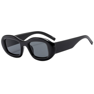 The New Beautiful Girls Outdoor Trend Street Shot With a Variety of Color Uv Protection <b>Sunglasses</b> - Product Image 1