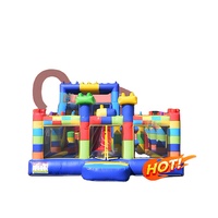 Château gonflable commercial en PVC, design populaire et nouveau, avec toboggan et parcours d'obstacles, taille/couleur personnalisable, logo sur mesure