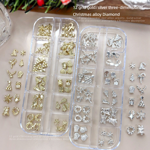 12 grilles de breloques de Noël en alliage mélangé, ornements 3D pour ongles, pour la décoration des salons de manucure - Product Image 2