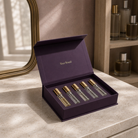 Boîte d'emballage rigide violette haut de gamme pour échantillons de parfum, avec insert personnalisé pour ensembles de flacons de parfum de voyage