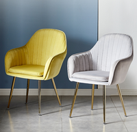 Chaise de salle à manger personnalisée Fauteuil rembourré en tissu bleu touffeté Chaise de salle à manger pour restaurant, café en velours