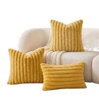 Housse de coussin en peluche style fourrure de lapin, côtelée, garnissage en coton PP, design carré moderne et minimaliste pour la décoration de Noël, coussin décoratif