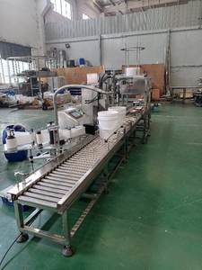 Machine de remplissage de nettoyage industriel de type pesage - Product Image 3