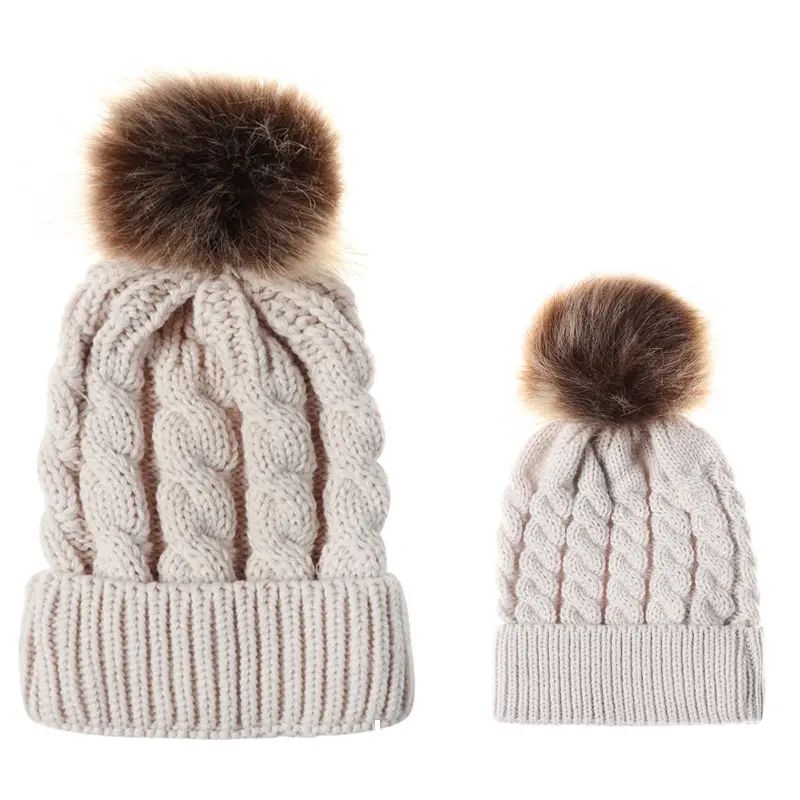 冬の暖かい100% アクリルかぎ針編みビーニースキーキャップポンポン親子ニット帽子ウールジャカードビーニーハットファートップボール付き